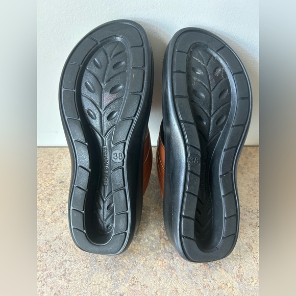 Aerothotic slip on thong style sandals size 38/7.5 - Picture 4 of 5